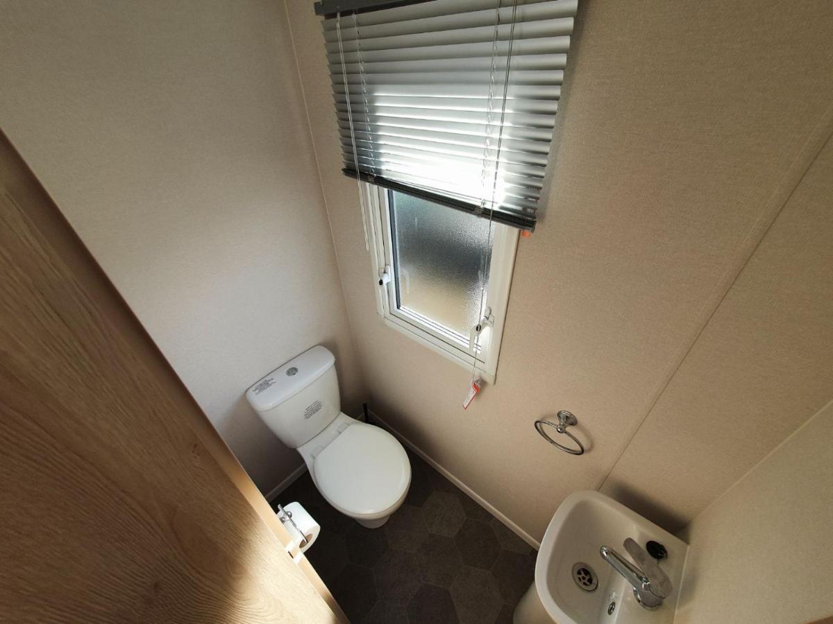 Escape City Caravan Lytchett Minster Екстериор снимка